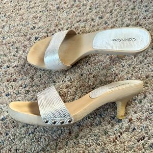 Calvin Klein White Silver snakeskin Heels size 7.5